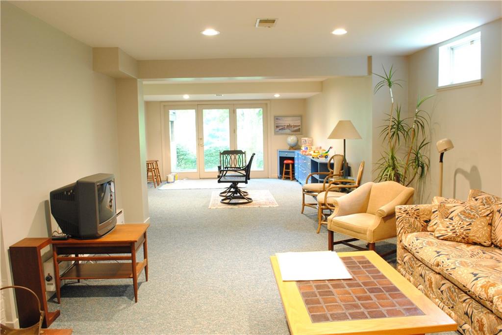 207 Buckingham Road Pittsburgh, PA 15215 - Photo 22 of 25 Gallery Image 22