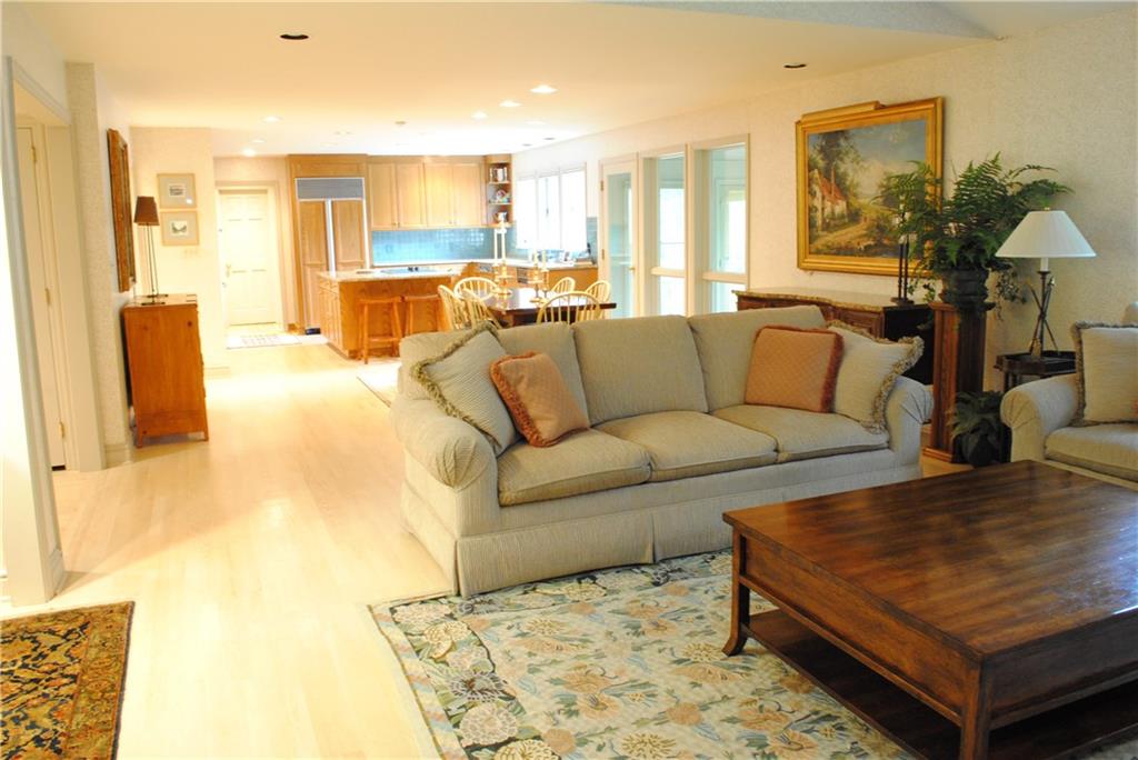 207 Buckingham Road Pittsburgh, PA 15215 - Photo 5 of 25 Gallery Image 5