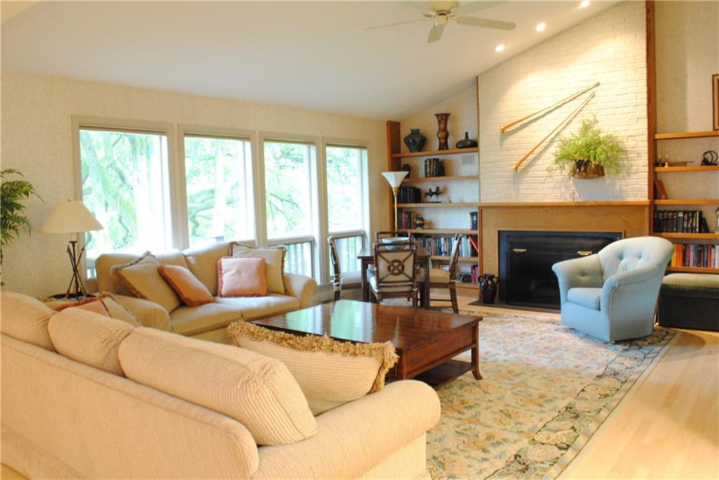 207 Buckingham Road Pittsburgh, PA 15215 - Photo 6 of 25 Gallery Image 6
