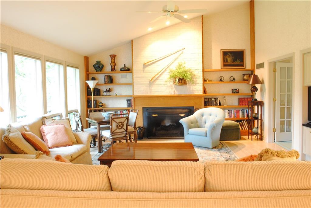 207 Buckingham Road Pittsburgh, PA 15215 - Photo 7 of 25 Gallery Image 7