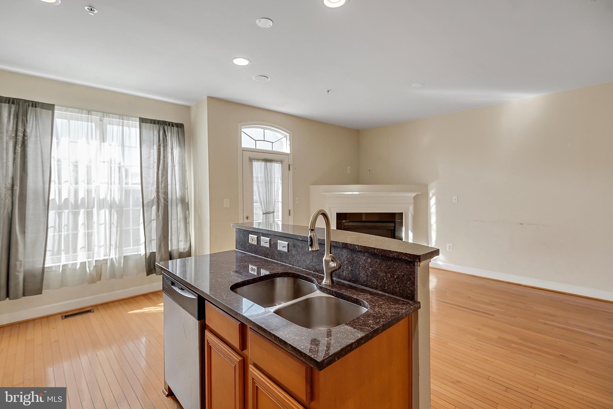 640 Cedar Spring Street Gaithersburg, MD 20877 - Photo 11 of 59 Gallery Image 11