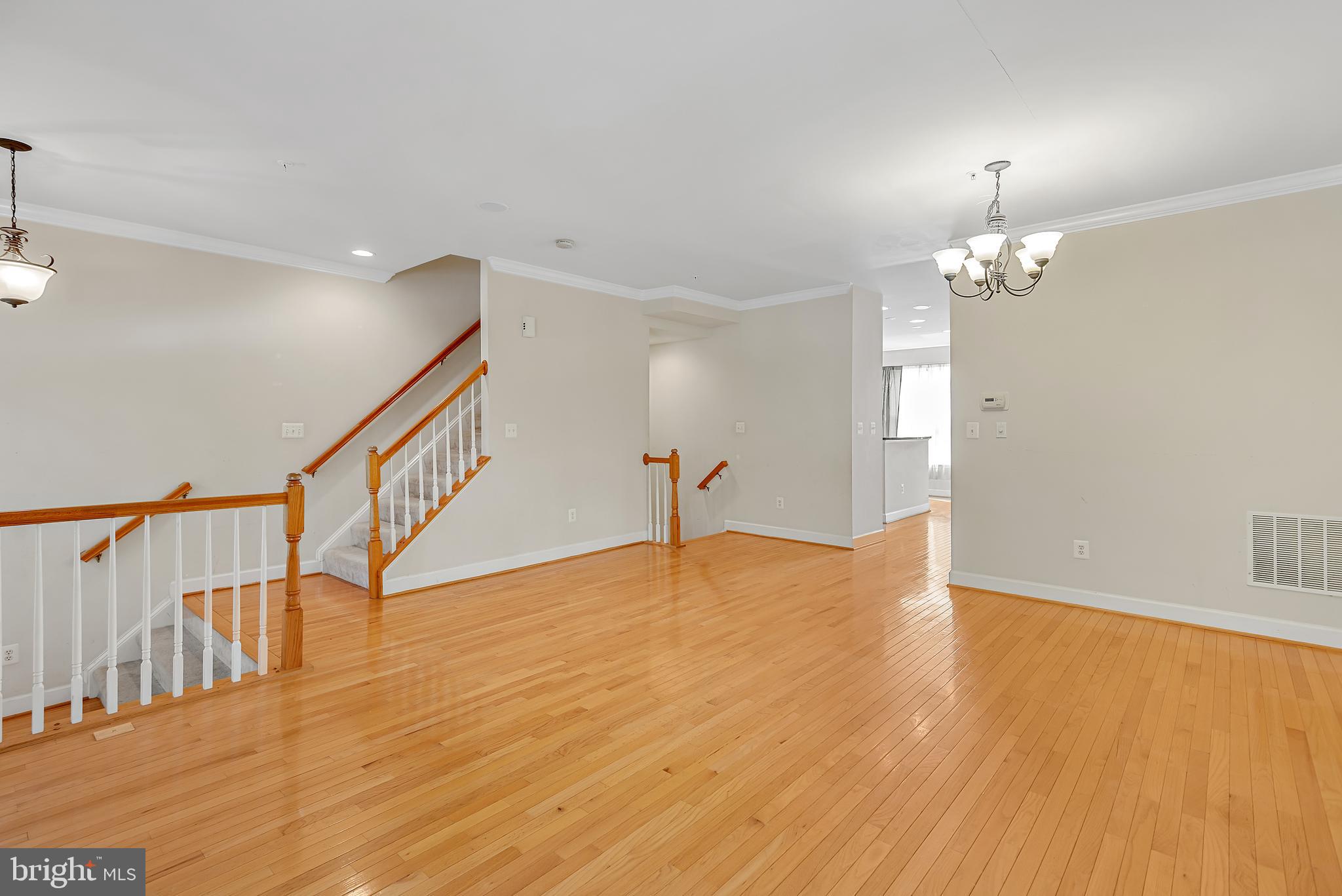 640 Cedar Spring Street Gaithersburg, MD 20877 - Photo 4 of 59 Gallery Image 4