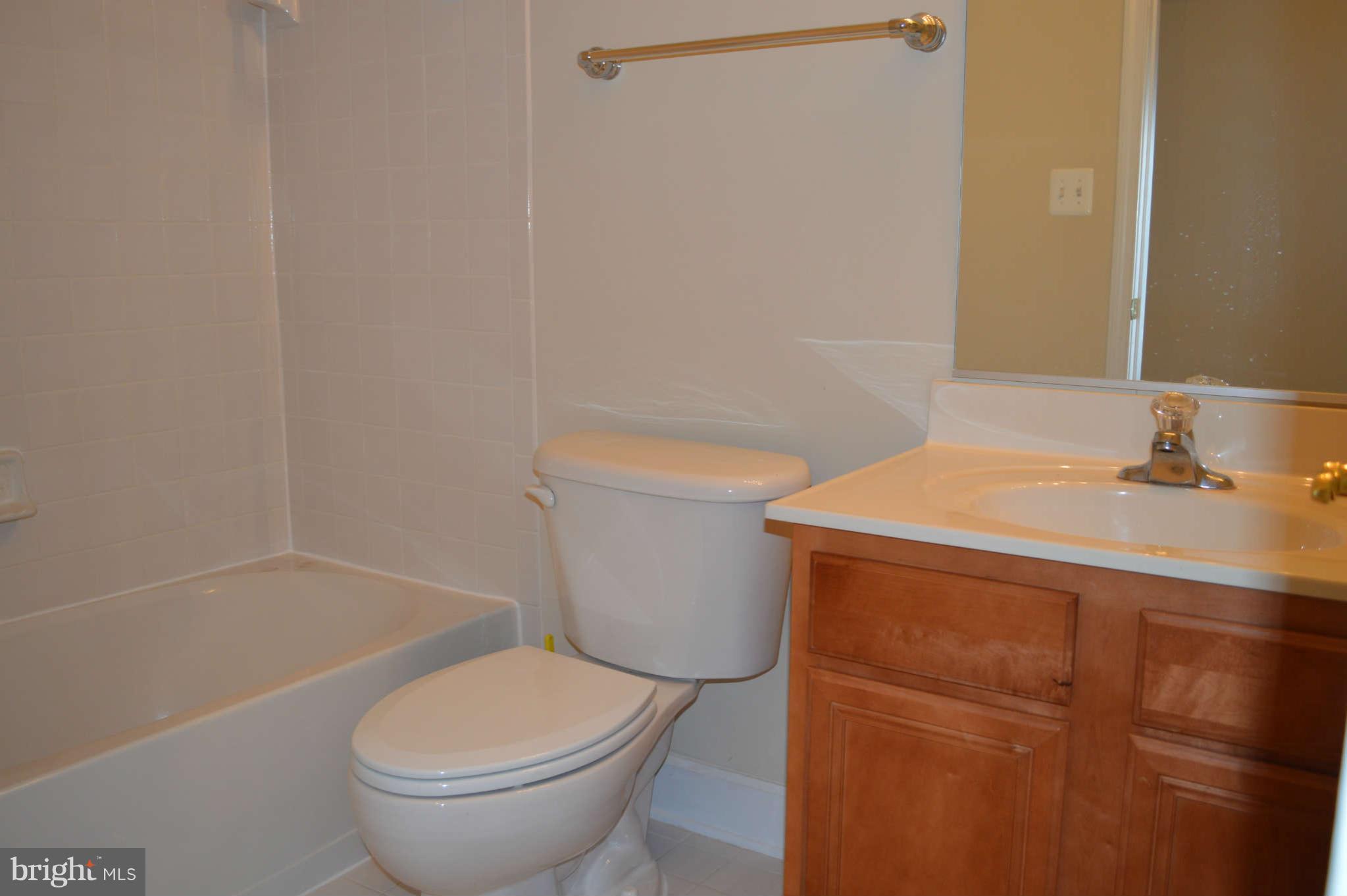 640 Cedar Spring Street Gaithersburg, MD 20877 - Photo 38 of 59 Bath