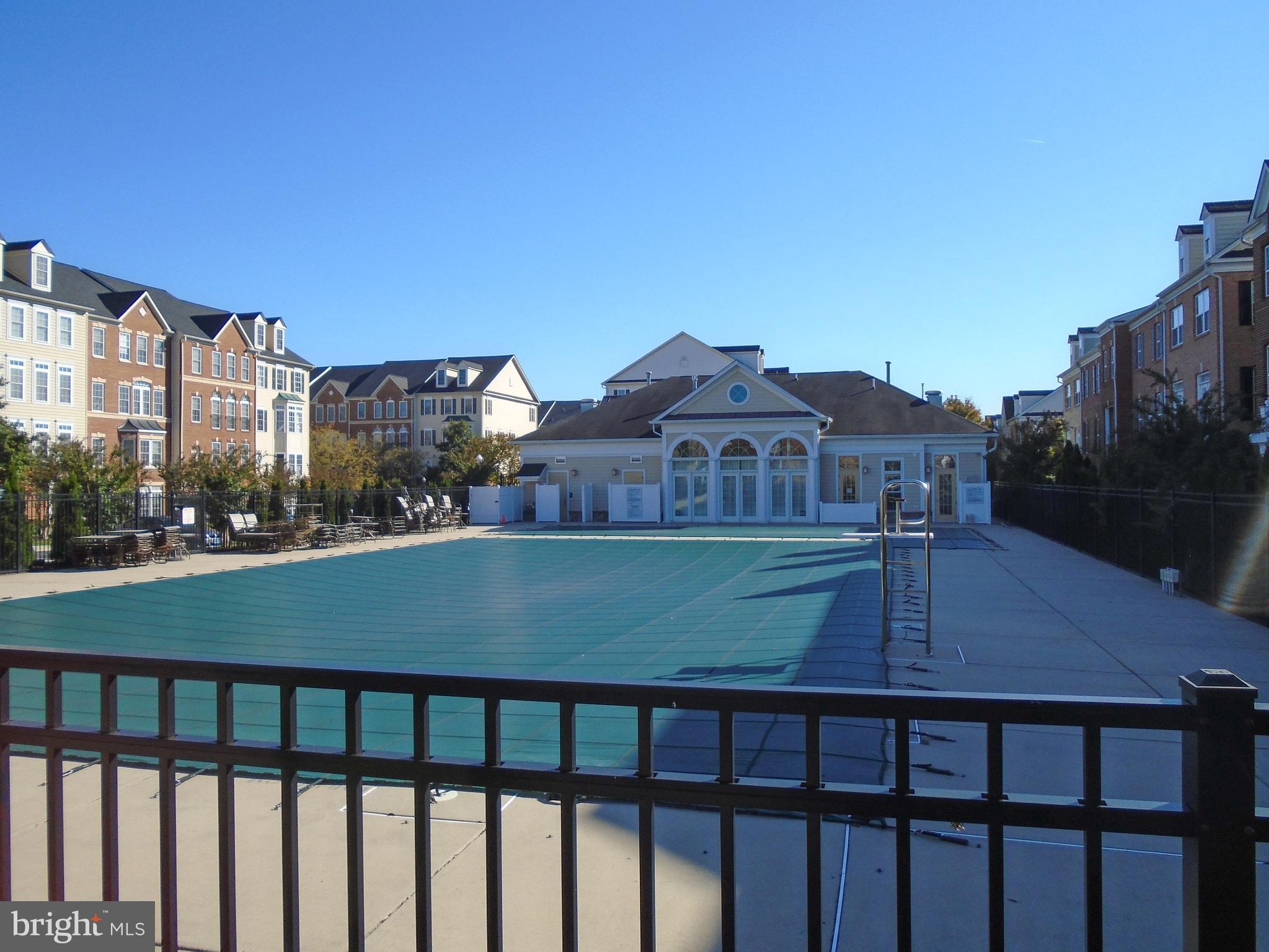 640 Cedar Spring Street Gaithersburg, MD 20877 - Photo 45 of 59 Community swimming pool