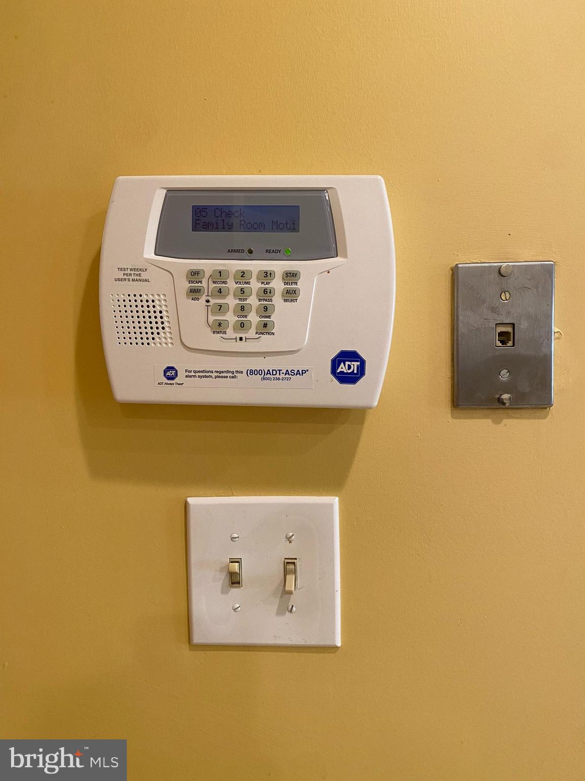 2109 B Woodbox Lane, Unit 2109B Baltimore, MD 21209 - Photo 21 of 26 a view of dresser