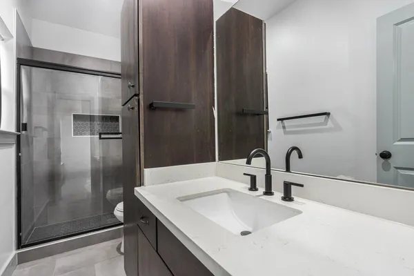$2,500 | 2422 Navigation Boulevard, Unit G, Houston, TX 77003