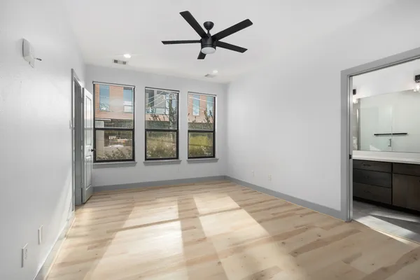 $2,500 | 2422 Navigation Boulevard, Unit G, Houston, TX 77003