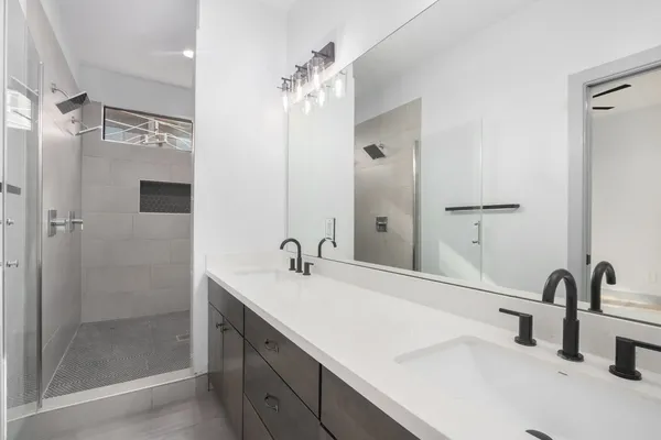 $2,500 | 2422 Navigation Boulevard, Unit G, Houston, TX 77003