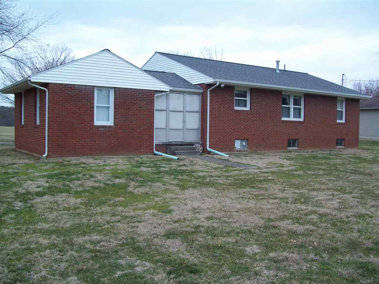 1811 Outer Lake Road Princeton, IN 47670 - Photo 12 of 13 Gallery Image 12