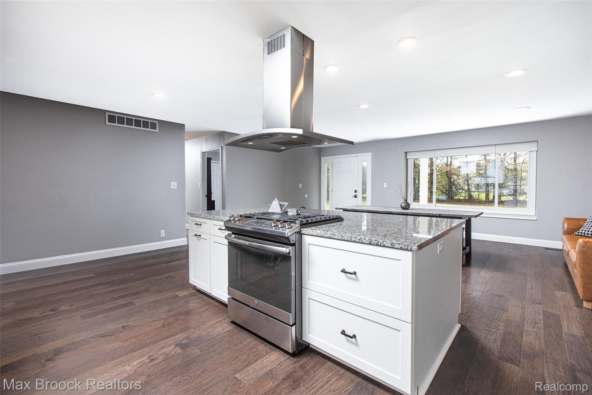 View from Kitchen to Dining.jpg