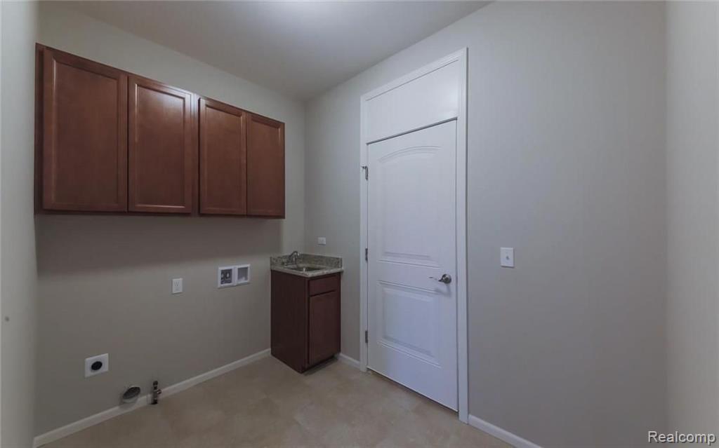 5482 Woodfall Road Clarkston, MI 48348 - Photo 18 of 20
