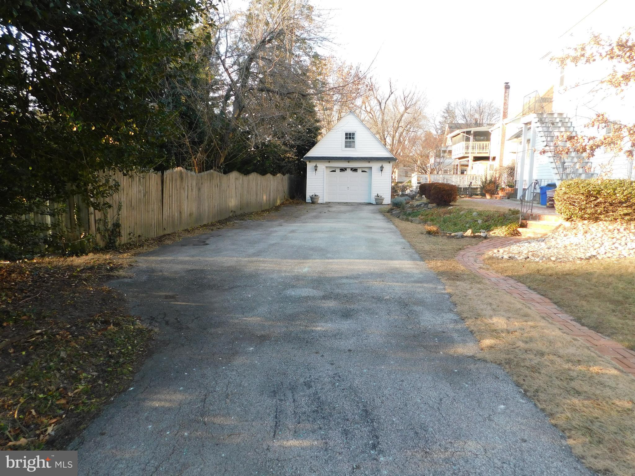 400 Harrison Street Ridley Park, PA 19078 - Photo 16 of 42 Large Private Driveway