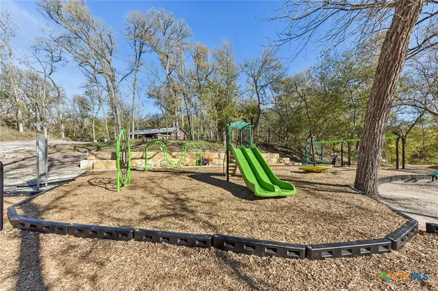 a view of a yard with street