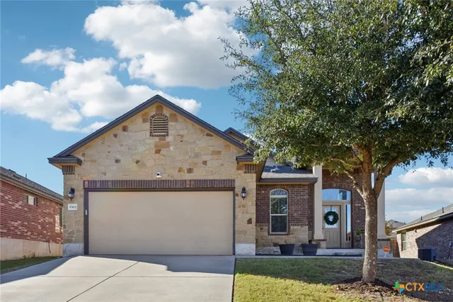 a picture of a cabinet