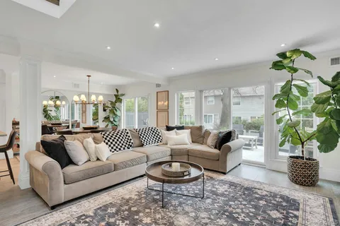 $1,069,000 | 54 Estate Court, Unit 54, Woodbury, NY 11797