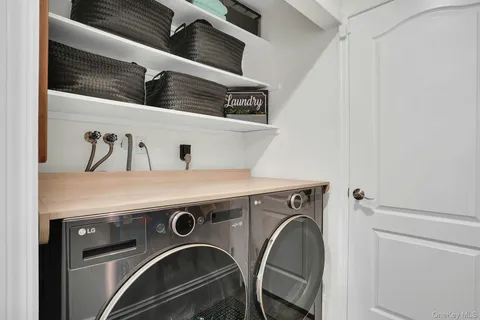 $1,069,000 | 54 Estate Court, Unit 54, Woodbury, NY 11797