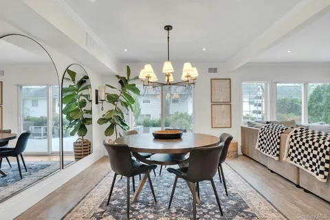 $1,069,000 | 54 Estate Court, Unit 54, Woodbury, NY 11797