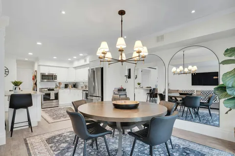 $1,069,000 | 54 Estate Court, Unit 54, Woodbury, NY 11797