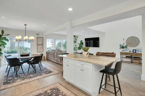 $1,069,000 | 54 Estate Court, Unit 54, Woodbury, NY 11797