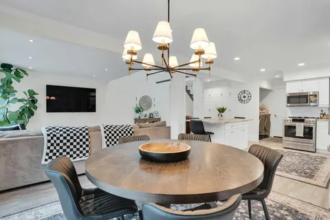 $1,069,000 | 54 Estate Court, Unit 54, Woodbury, NY 11797