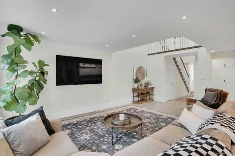 $1,069,000 | 54 Estate Court, Unit 54, Woodbury, NY 11797