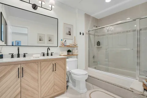 $1,069,000 | 54 Estate Court, Unit 54, Woodbury, NY 11797