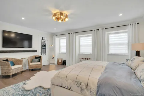 $1,069,000 | 54 Estate Court, Unit 54, Woodbury, NY 11797