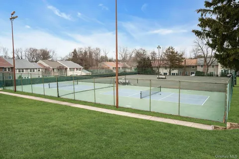 $1,069,000 | 54 Estate Court, Unit 54, Woodbury, NY 11797