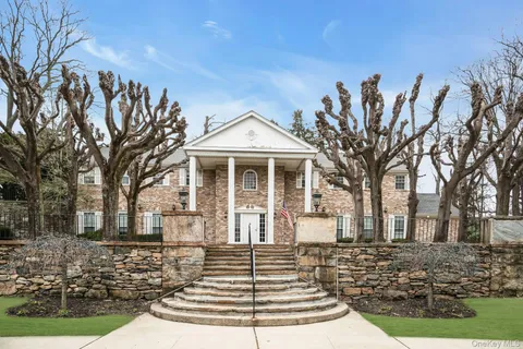 $1,069,000 | 54 Estate Court, Unit 54, Woodbury, NY 11797