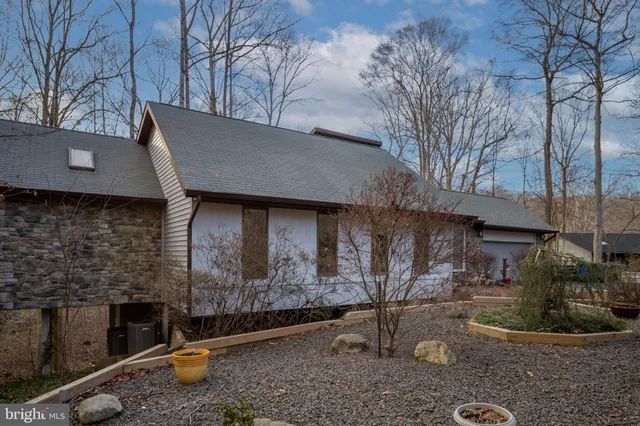 $949,000 | 6207 Possum Trot Court, Manassas, VA 20112