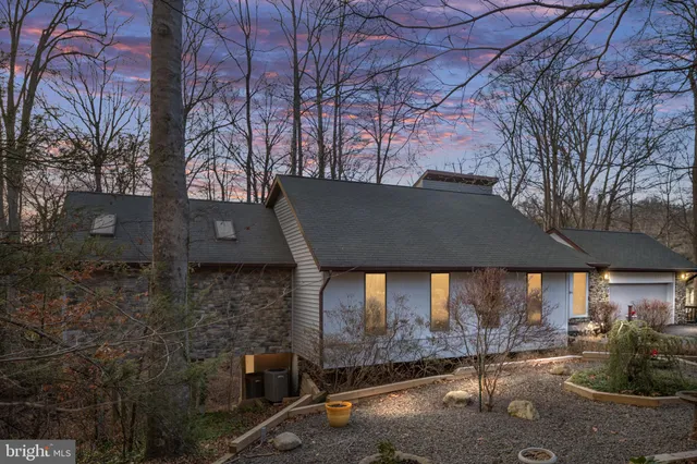 $949,000 | 6207 Possum Trot Court, Manassas, VA 20112