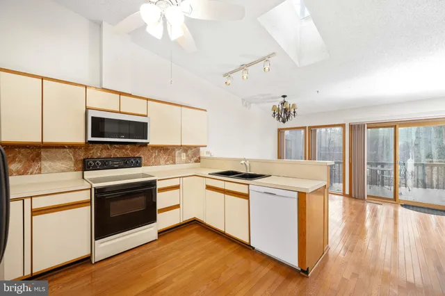 $949,000 | 6207 Possum Trot Court, Manassas, VA 20112