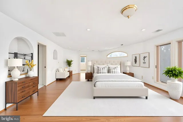 $949,000 | 6207 Possum Trot Court, Manassas, VA 20112