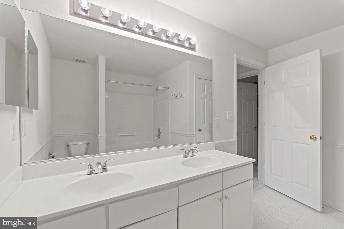 1925 Crescent Park Drive, Unit 105A Reston, VA 20190 - Photo 18 of 23