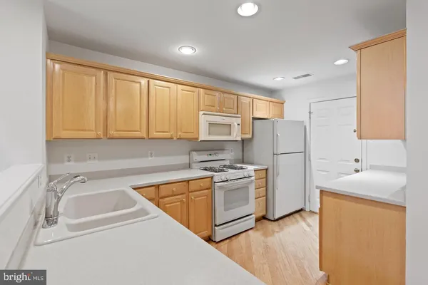 $2,900 | 1925 Crescent Park Drive, Unit 105A, Reston, VA 20190