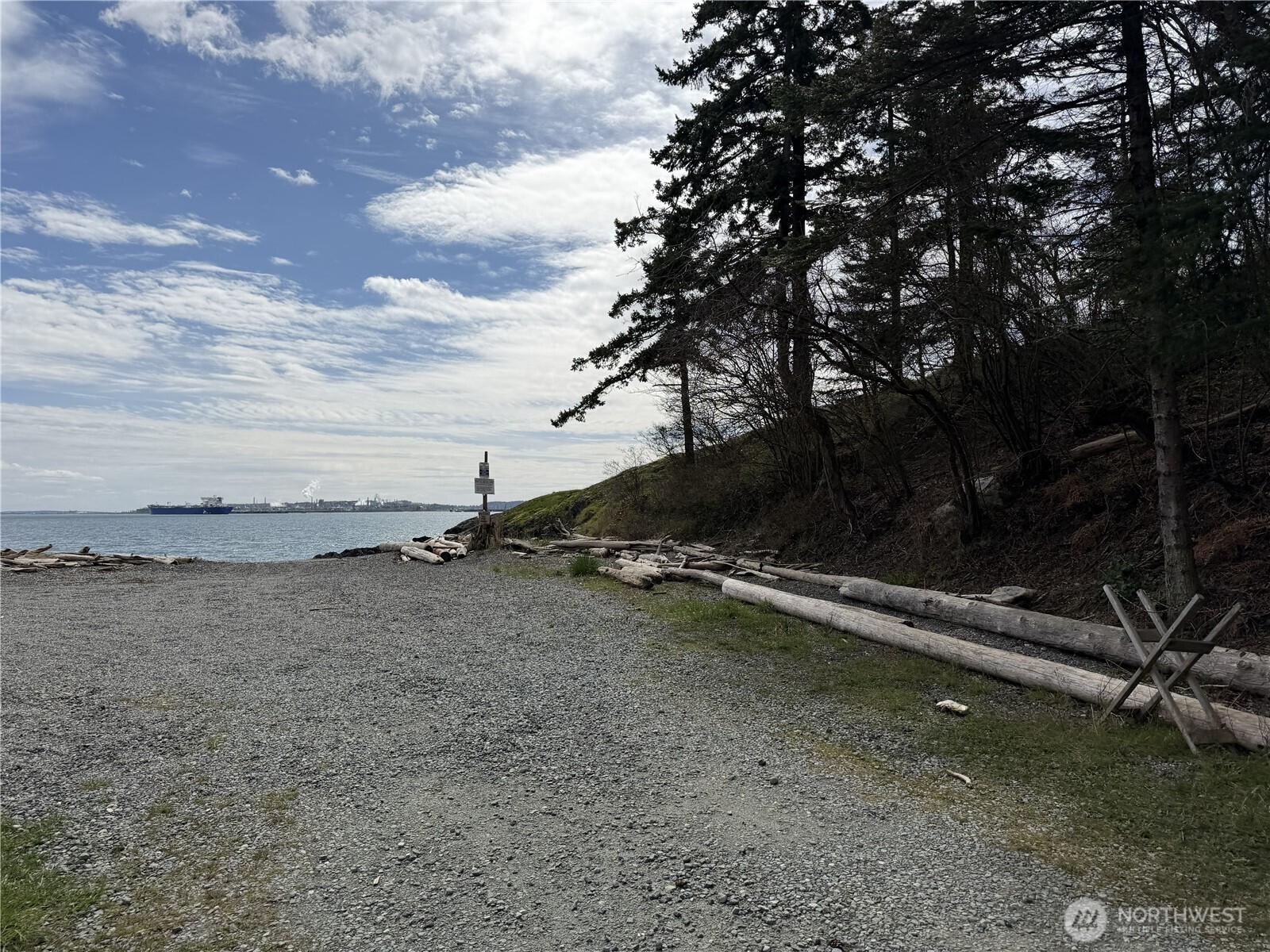 7670 Holiday Boulevard Anacortes, WA 98221 - Photo 13 of 23 Gallery Image 13