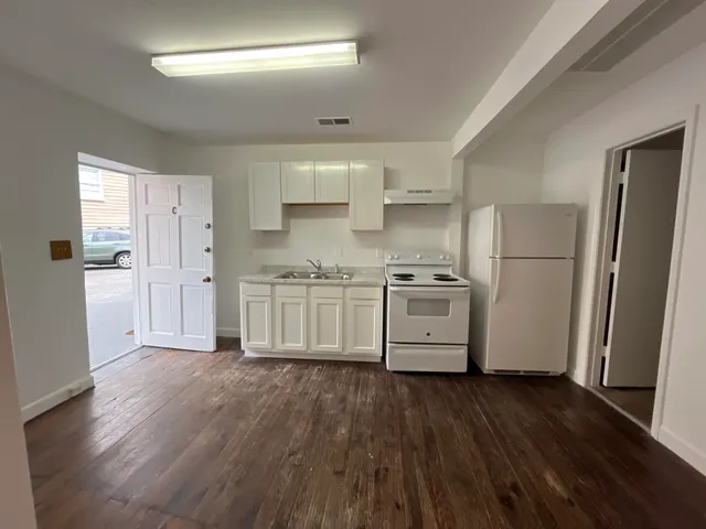 $1,750 | 126 Alexander Street, Unit A, Charleston, SC 29403