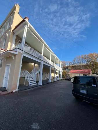 $1,750 | 126 Alexander Street, Unit A, Charleston, SC 29403