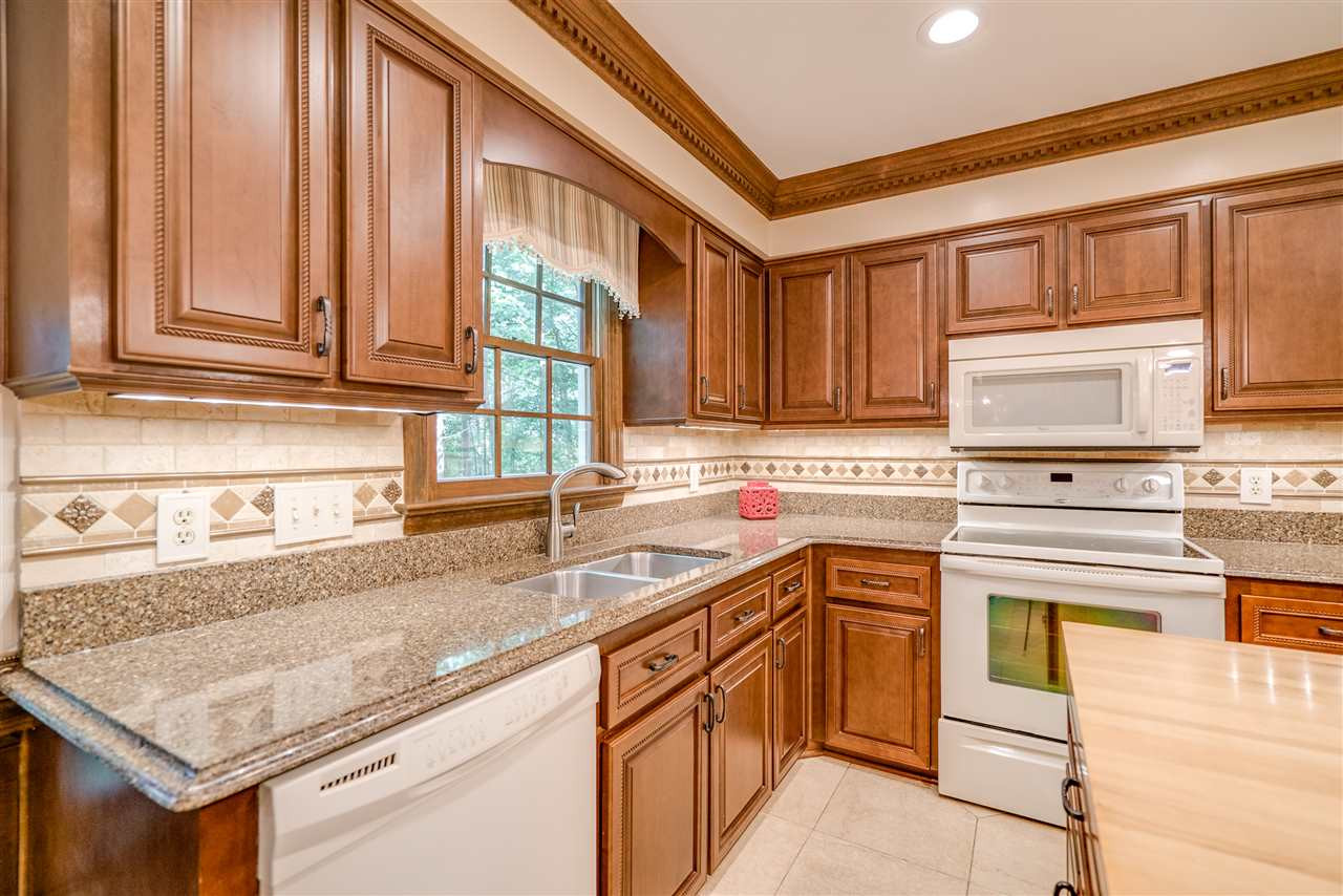 10001 Avocado Circle Raleigh, NC 27615 - Photo 8 of 25 Kitchen