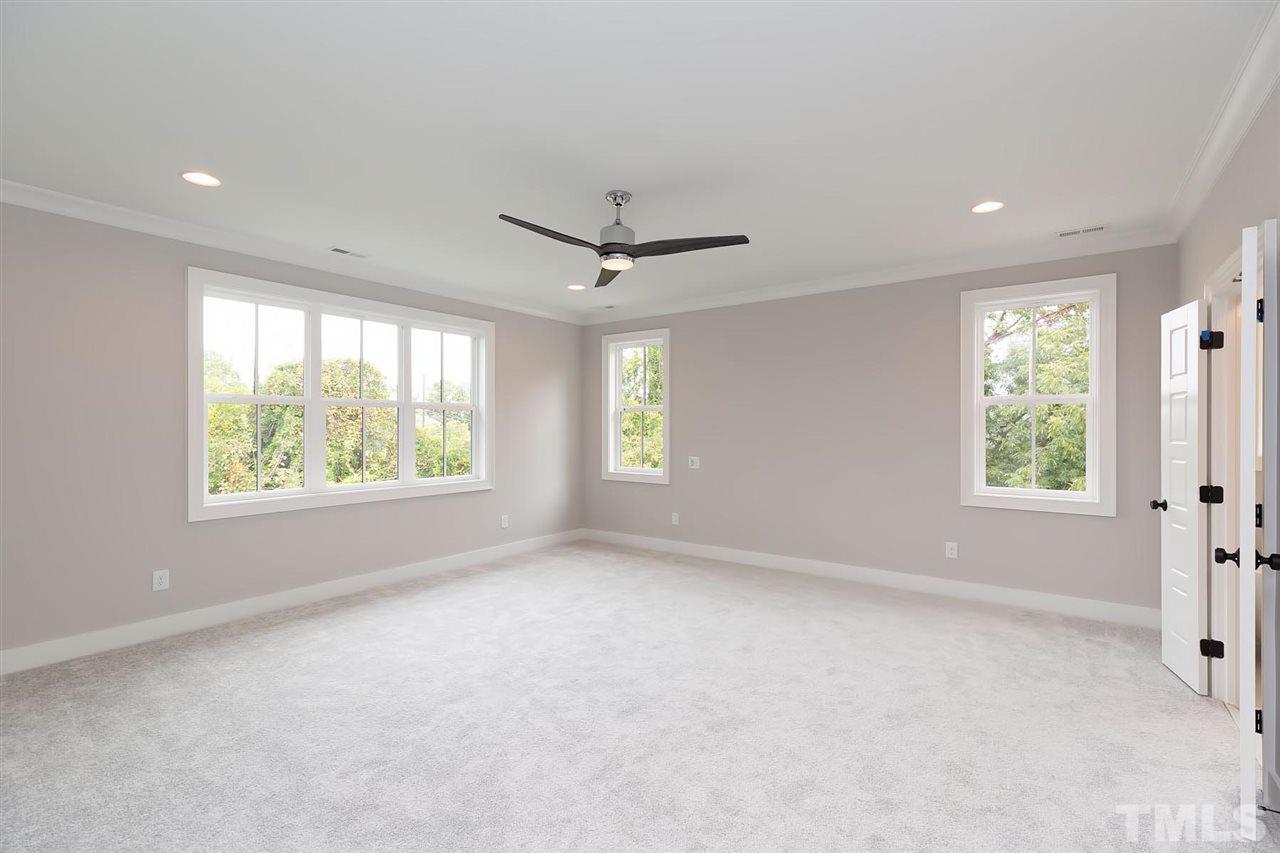 717 Mills Street Raleigh, NC 27608 - Photo 11 of 30