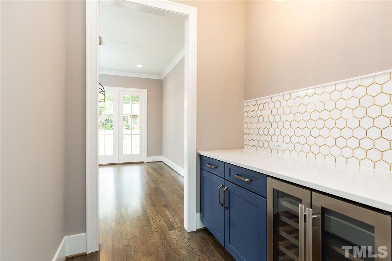 717 Mills Street Raleigh, NC 27608 - Photo 9 of 30