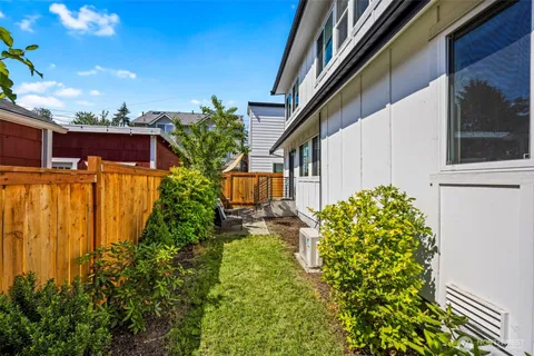 $785,000 | 10215 Evanston Avenue North, Unit 2, Seattle, WA 98133