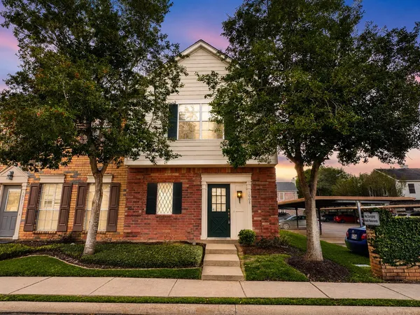 $1,800 | 2910 Grants Lake Boulevard, Unit 1008, Sugar Land, TX 77479