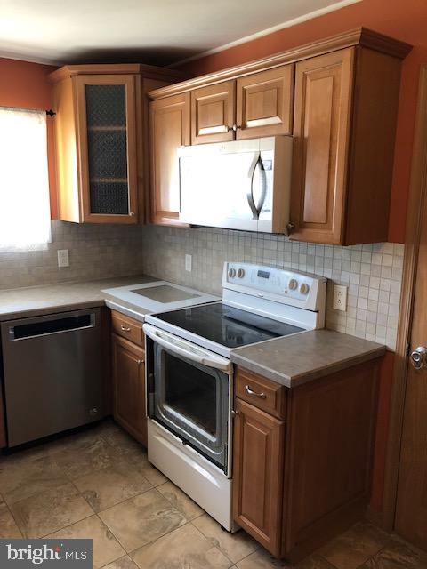 29 Hilltop Road Levittown, PA 19056 - Photo 2 of 13 Kitchen