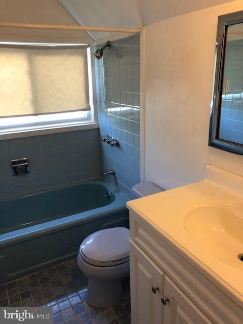 29 Hilltop Road Levittown, PA 19056 - Photo 6 of 13 Bath