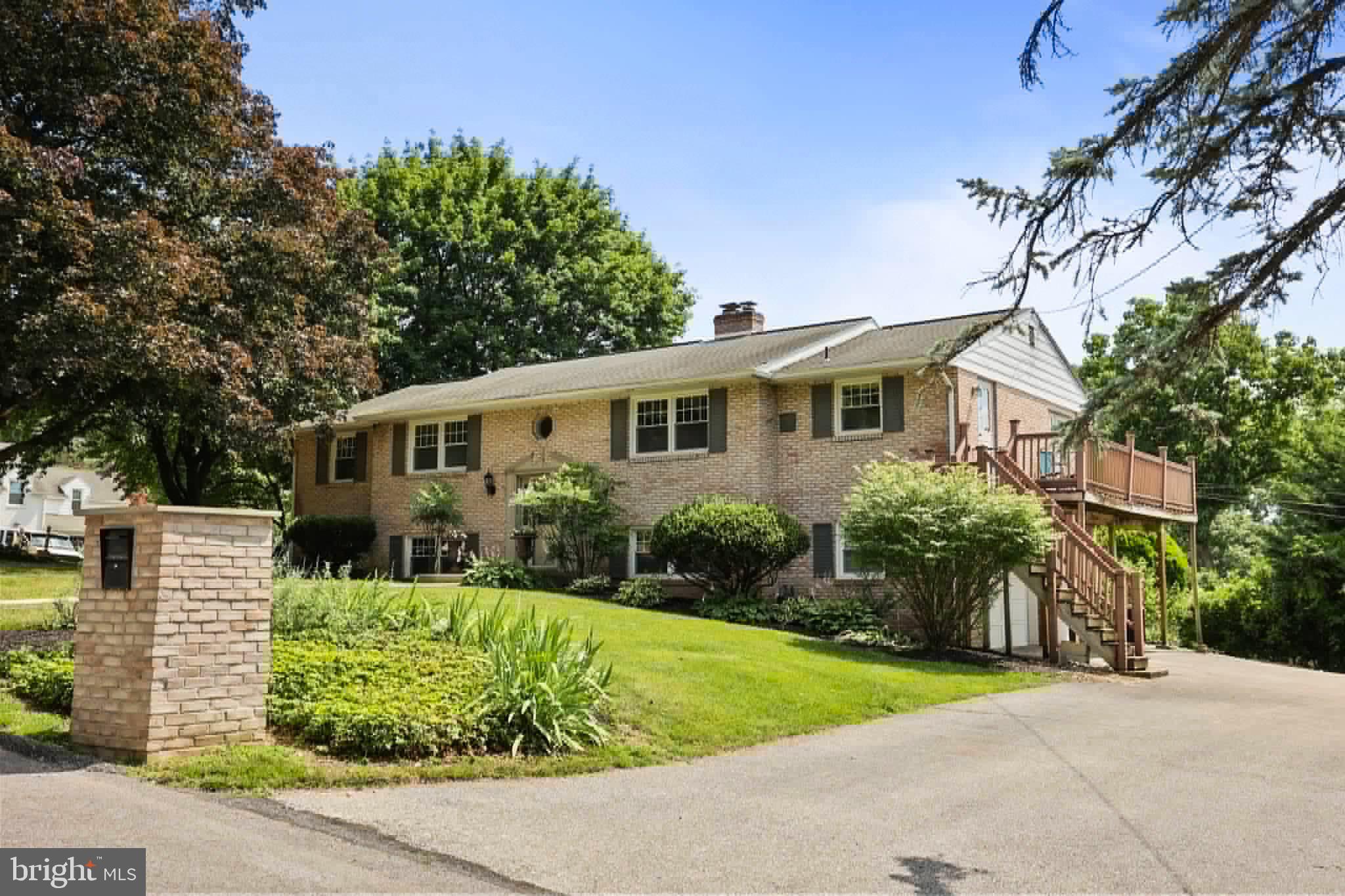 1390 Arlington Road York, PA 17403 - Photo 2 of 35 Gallery Image 2