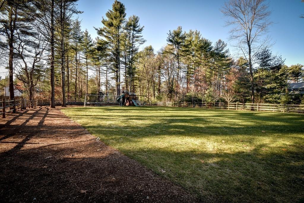 10 Draper Road Dover, MA 02030 - Photo 32 of 41 Gallery Image 32
