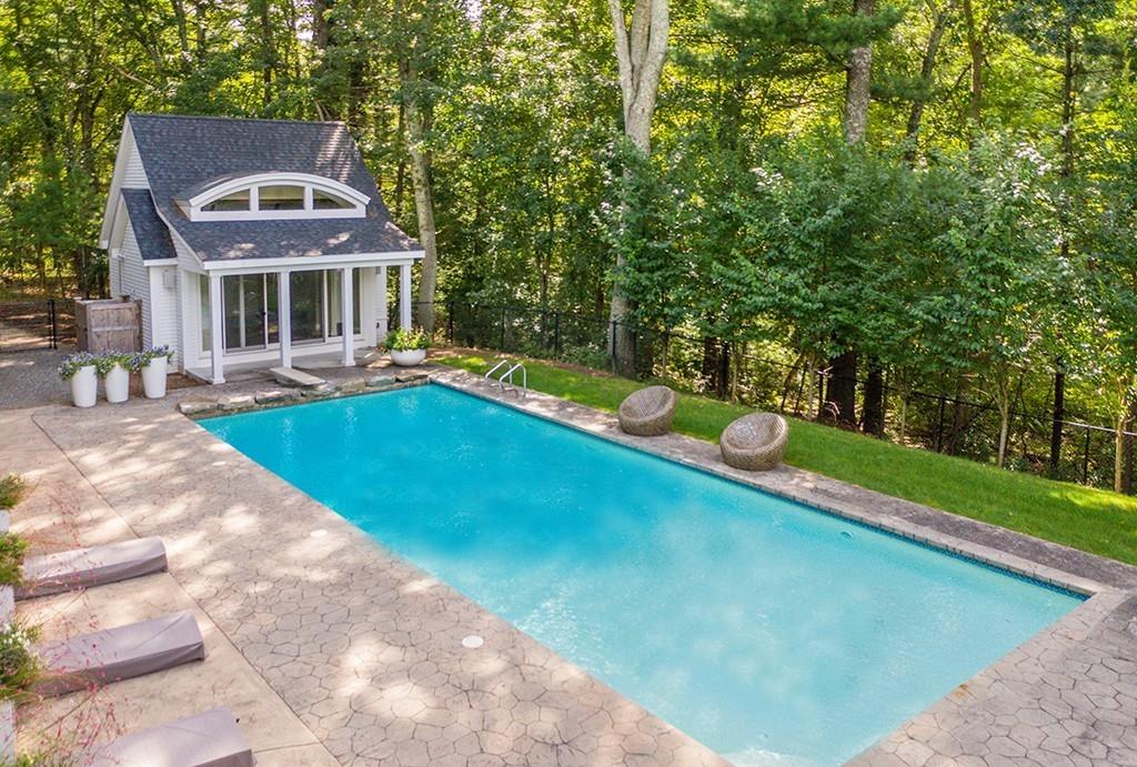 10 Draper Road Dover, MA 02030 - Photo 4 of 41 Gallery Image 4