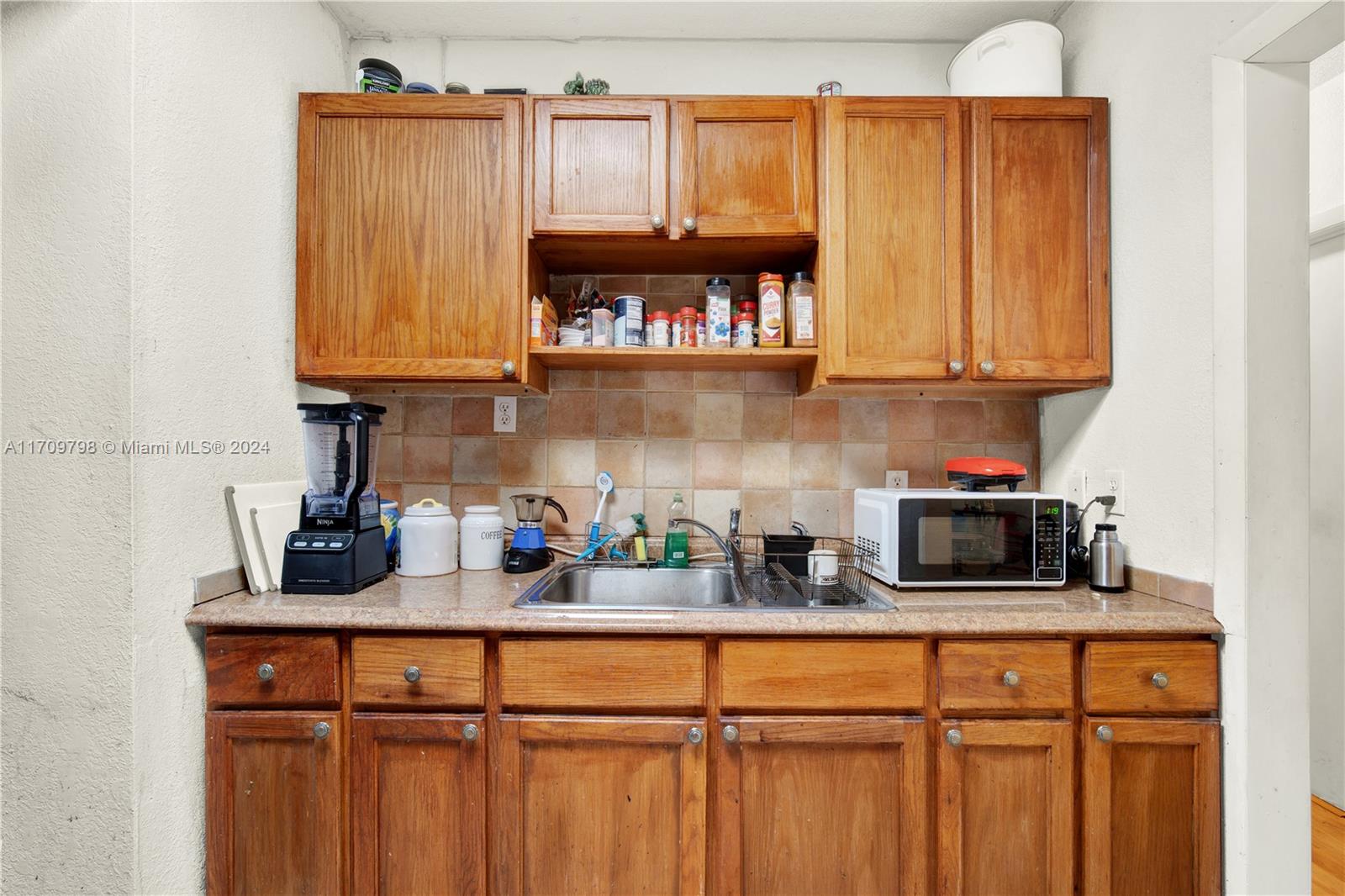 8135 Southwest 26th Street Miami, FL 33175 - Photo 11 of 40 Gallery Image 11