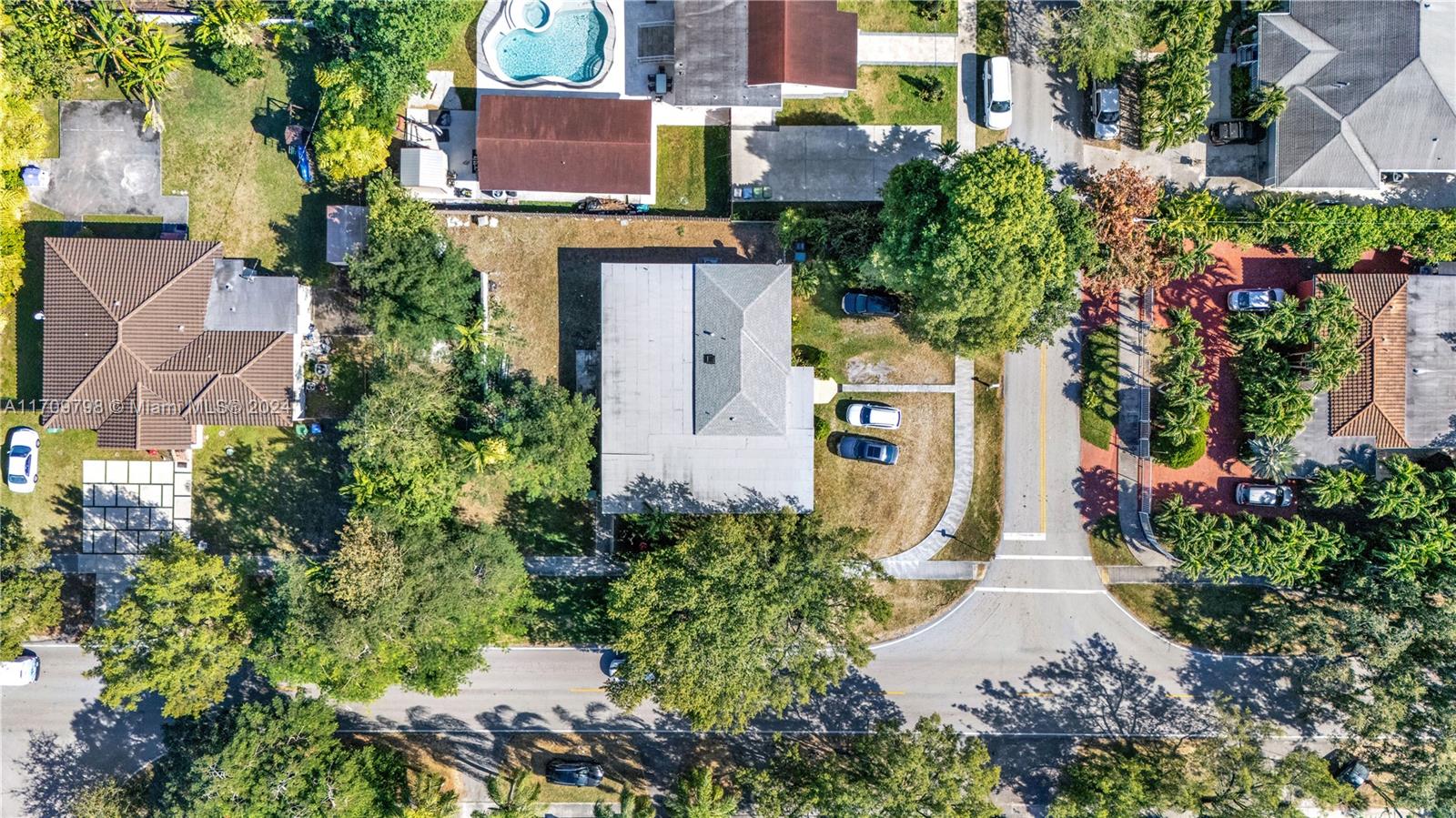8135 Southwest 26th Street Miami, FL 33175 - Photo 3 of 40 Gallery Image 3